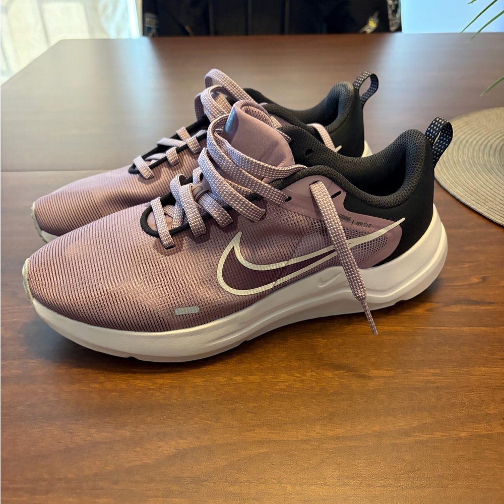 Nike Downshifter 12 Women's Size 7.5 Running Shoes Plum Black